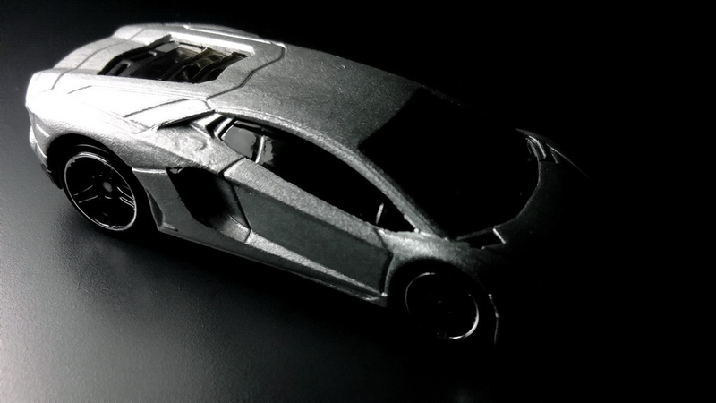 Illustration for article titled A silver Lambo